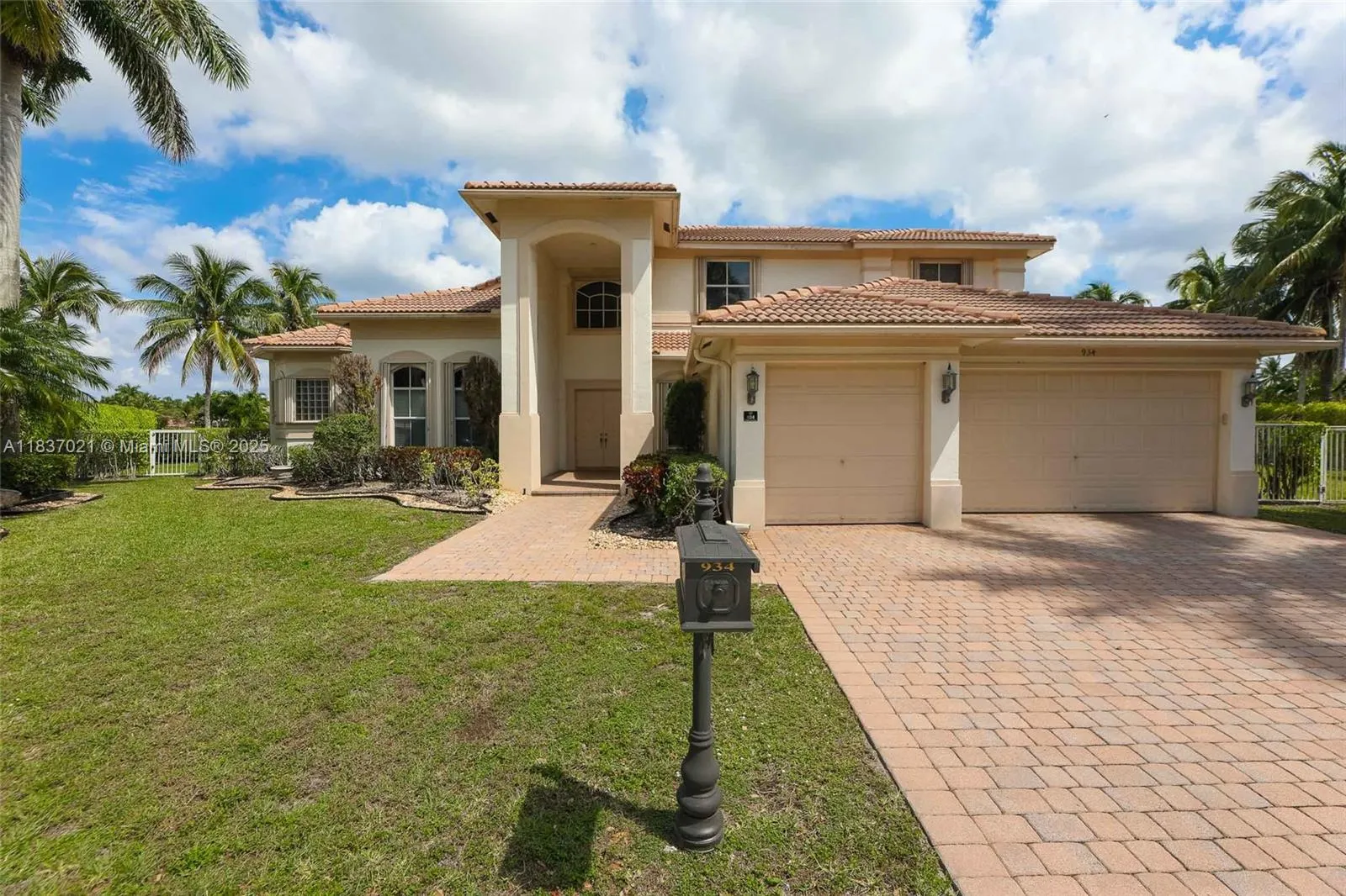 934 Gulfstream Ct