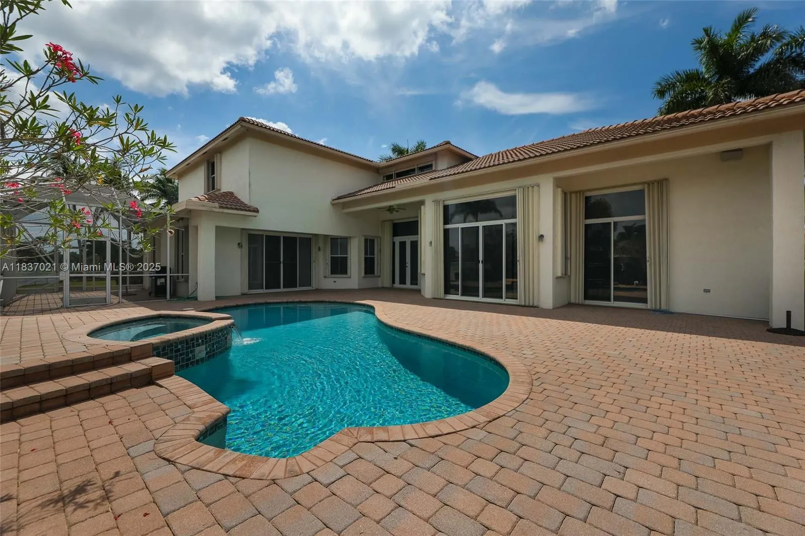 934 Gulfstream Ct