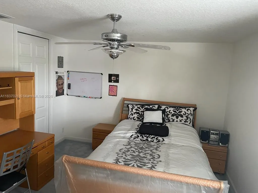 934 Gulfstream Ct