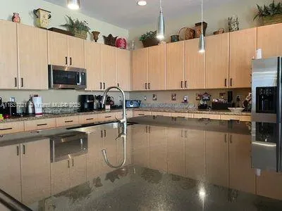 934 Gulfstream Ct