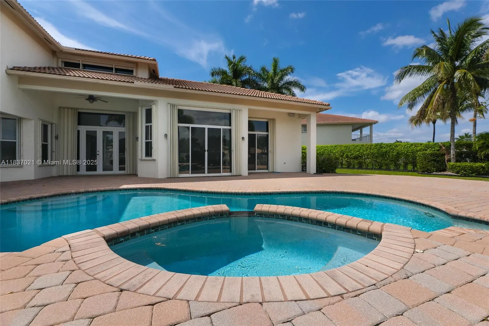 934 Gulfstream Ct