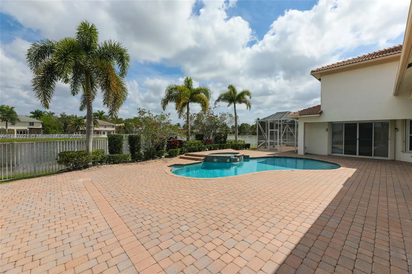 934 Gulfstream Ct