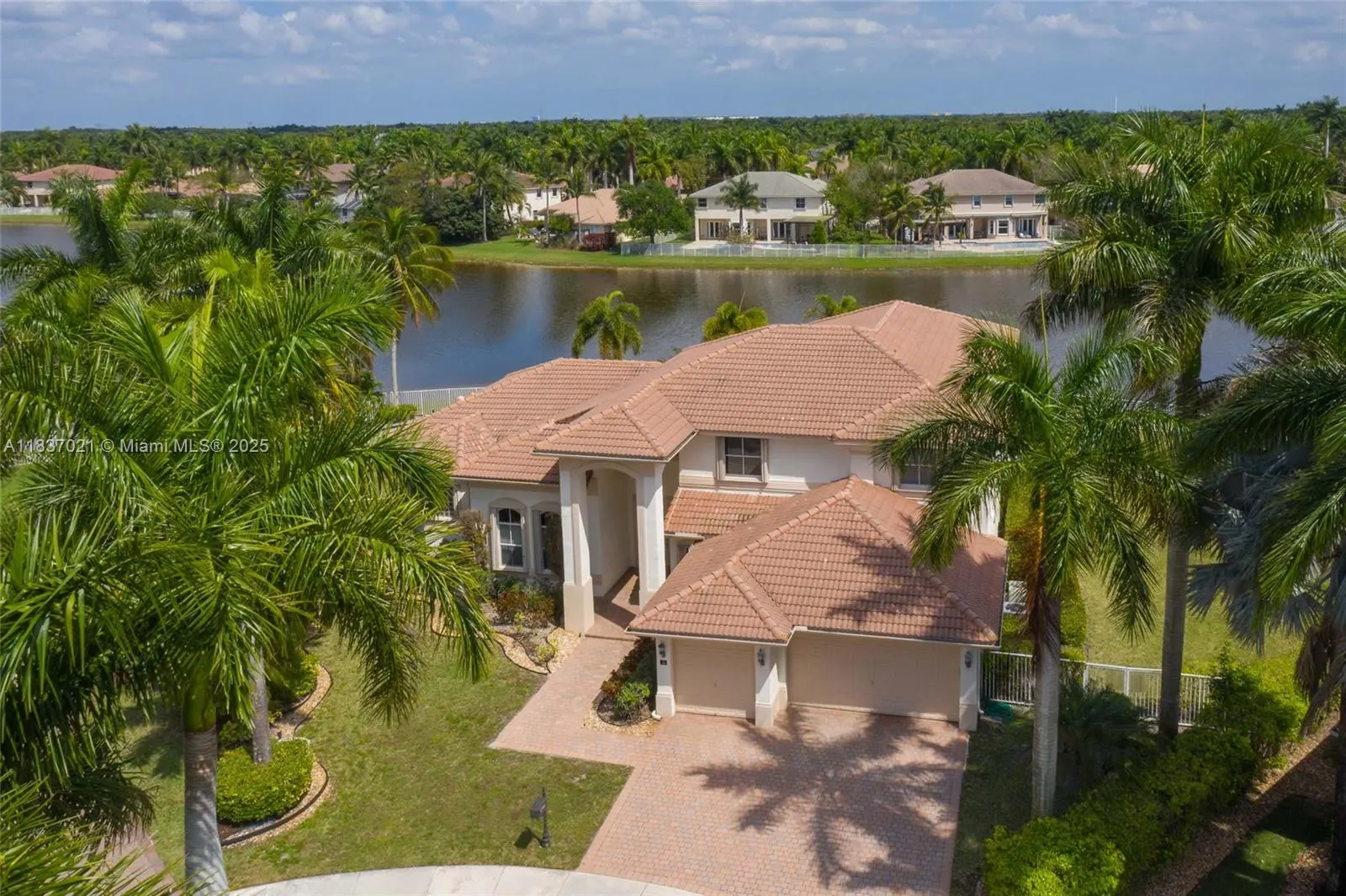 934 Gulfstream Ct