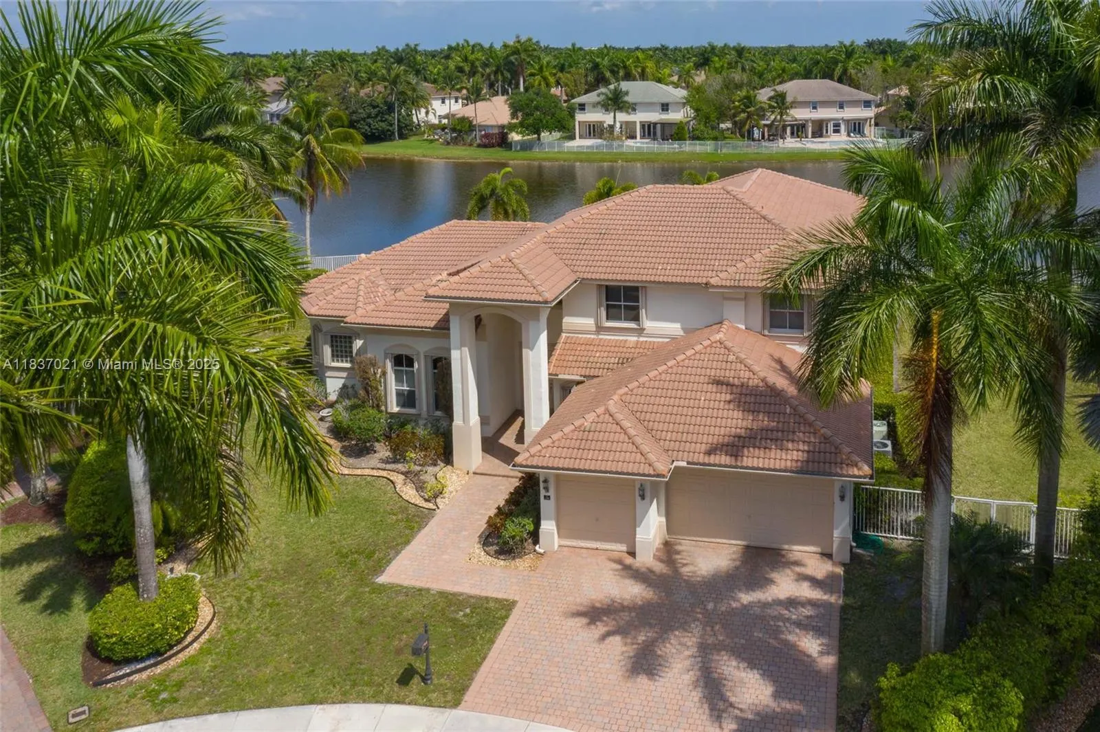 934 Gulfstream Ct