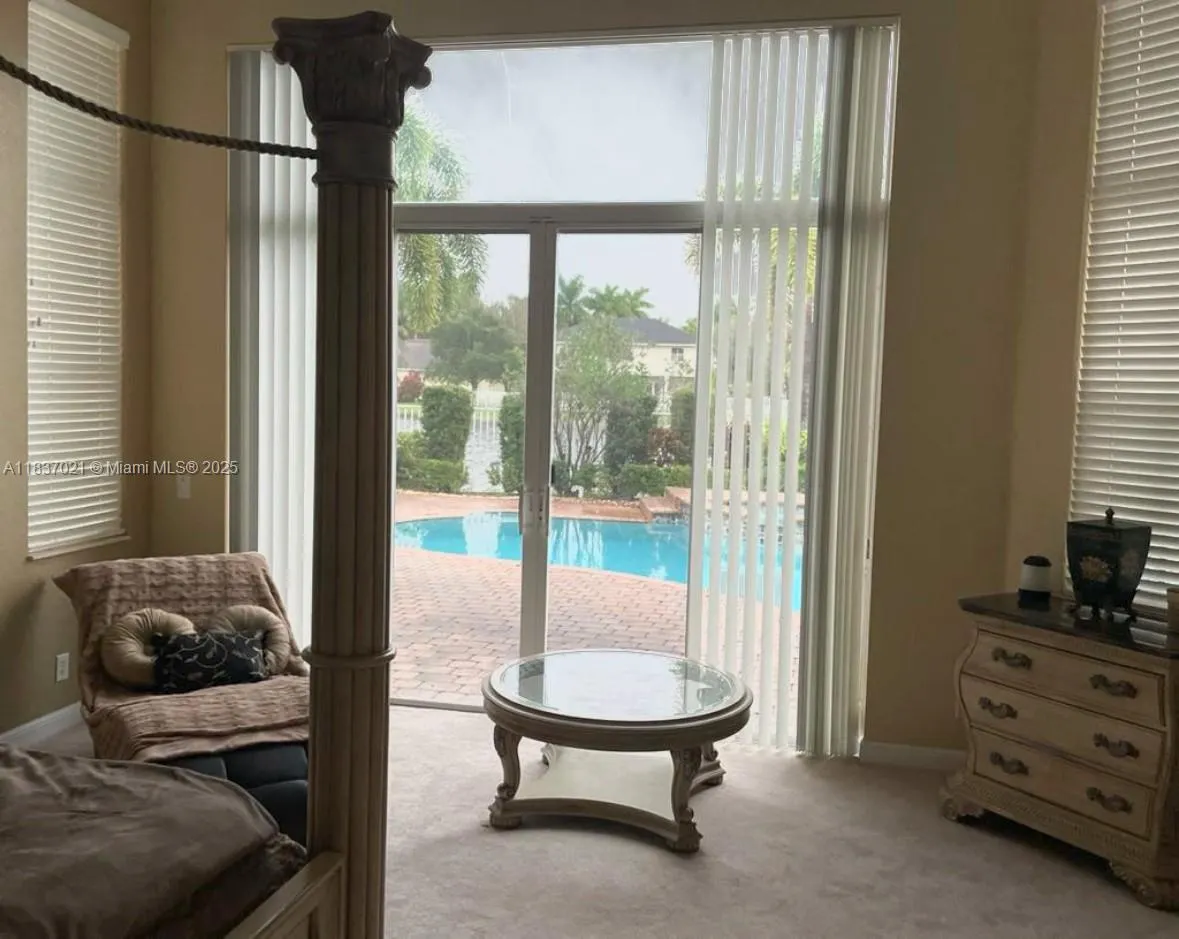 934 Gulfstream Ct