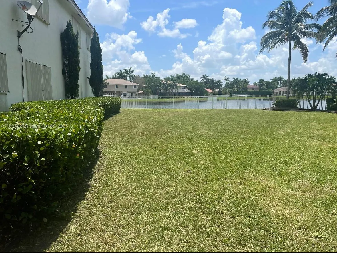 934 Gulfstream Ct