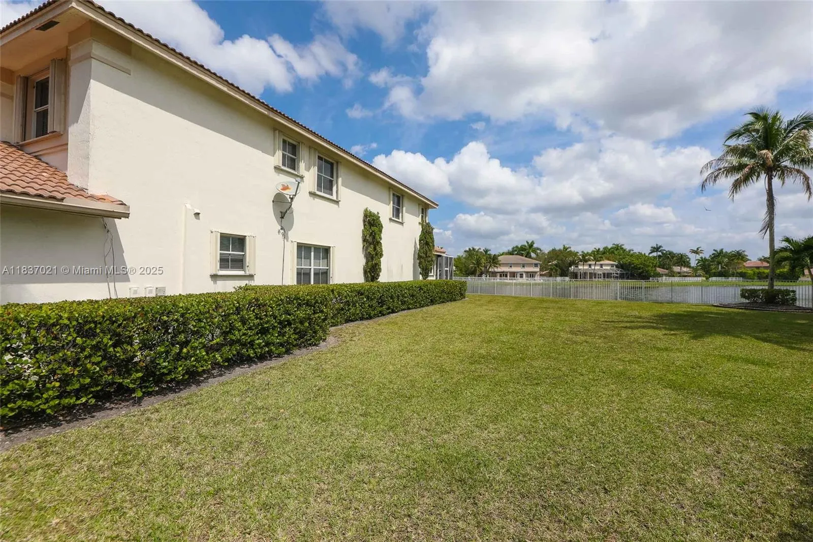 934 Gulfstream Ct