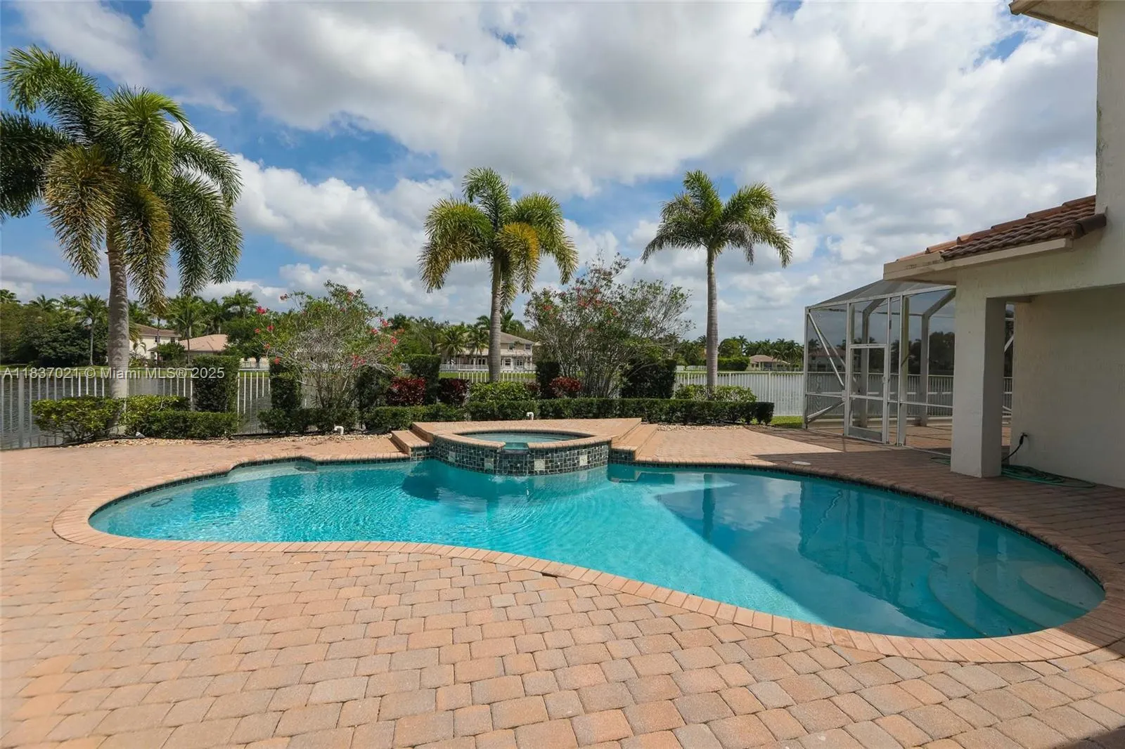 934 Gulfstream Ct