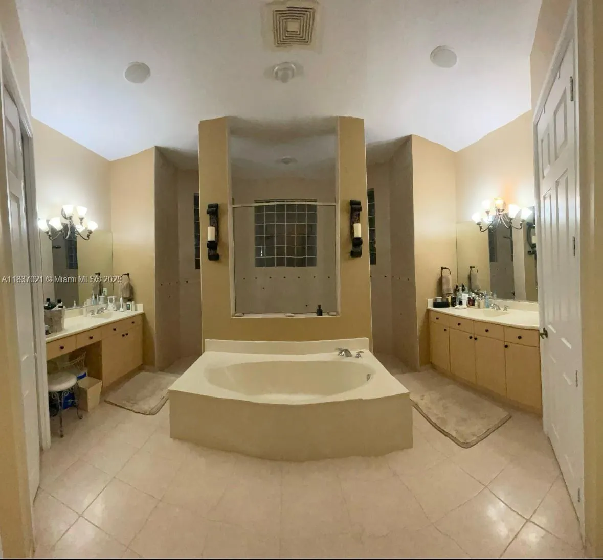 934 Gulfstream Ct