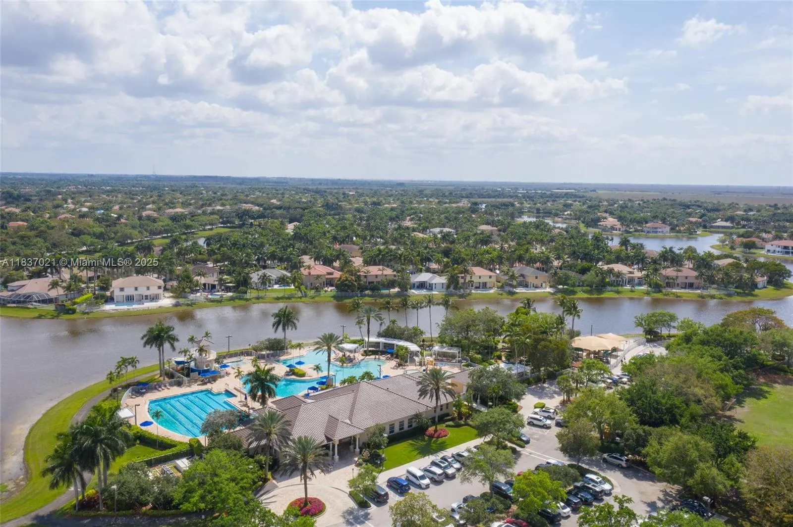 934 Gulfstream Ct
