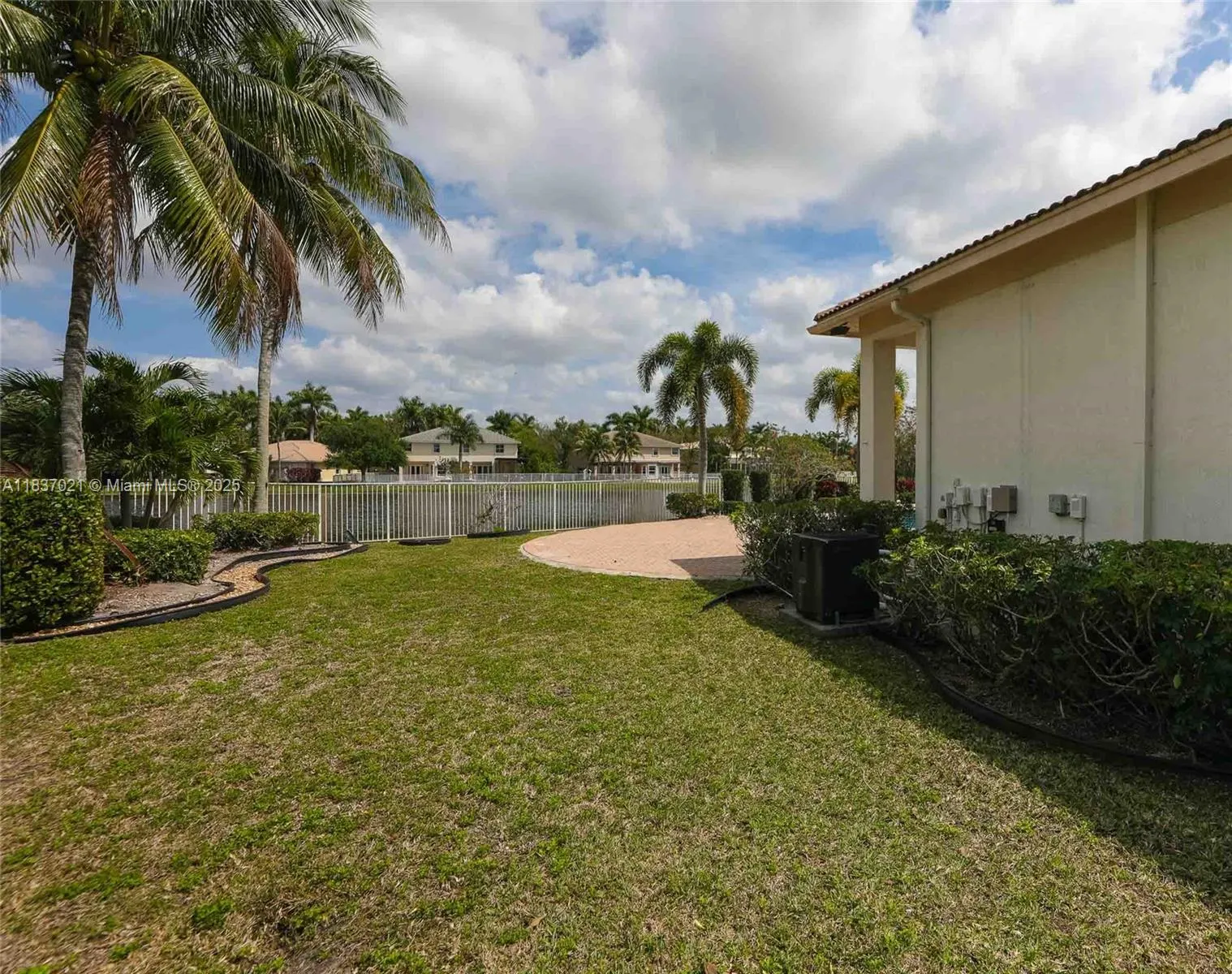934 Gulfstream Ct