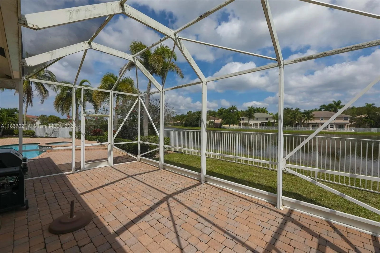 934 Gulfstream Ct