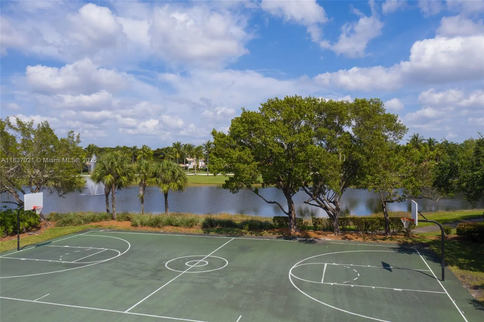 934 Gulfstream Ct