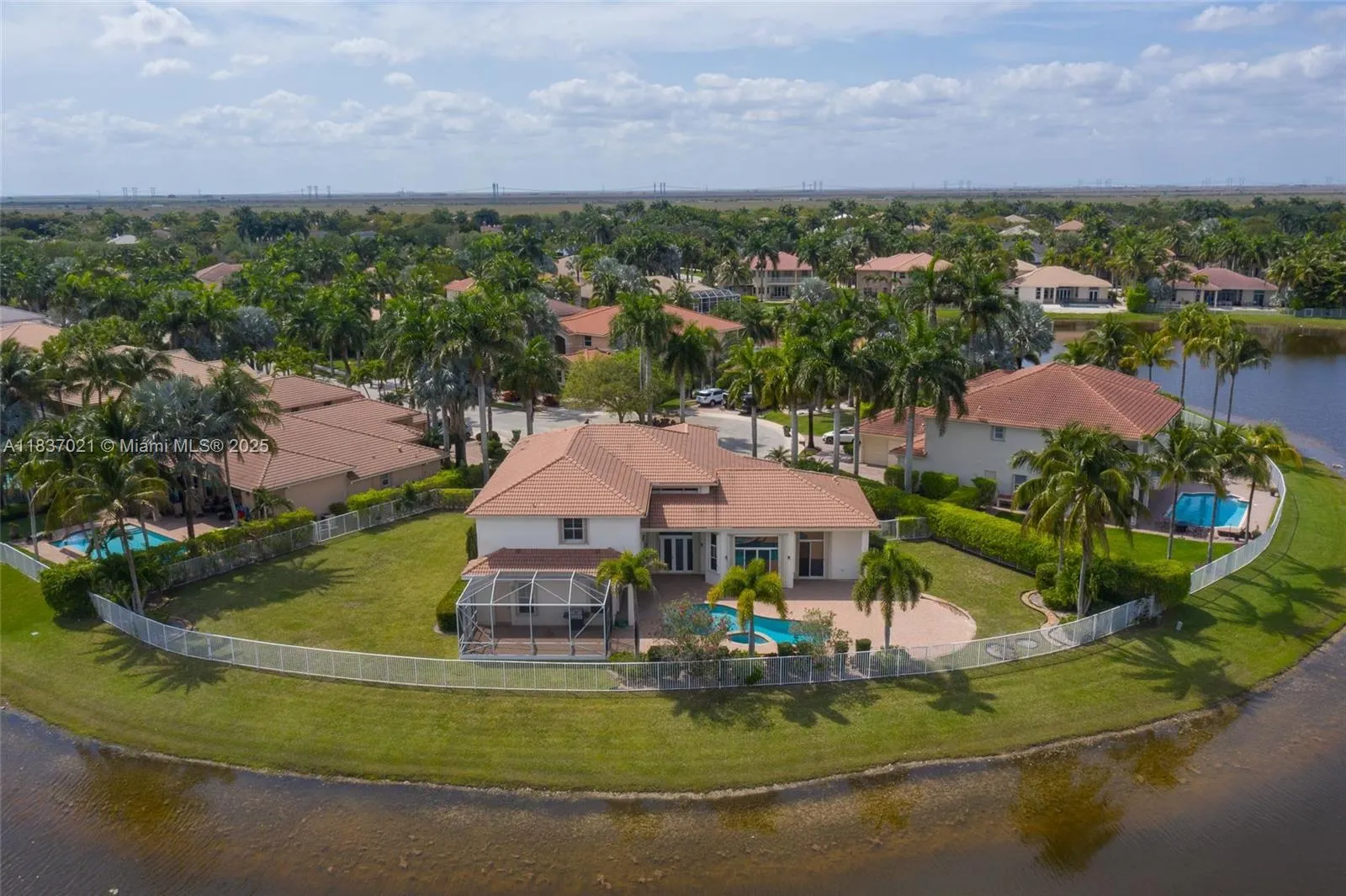 934 Gulfstream Ct