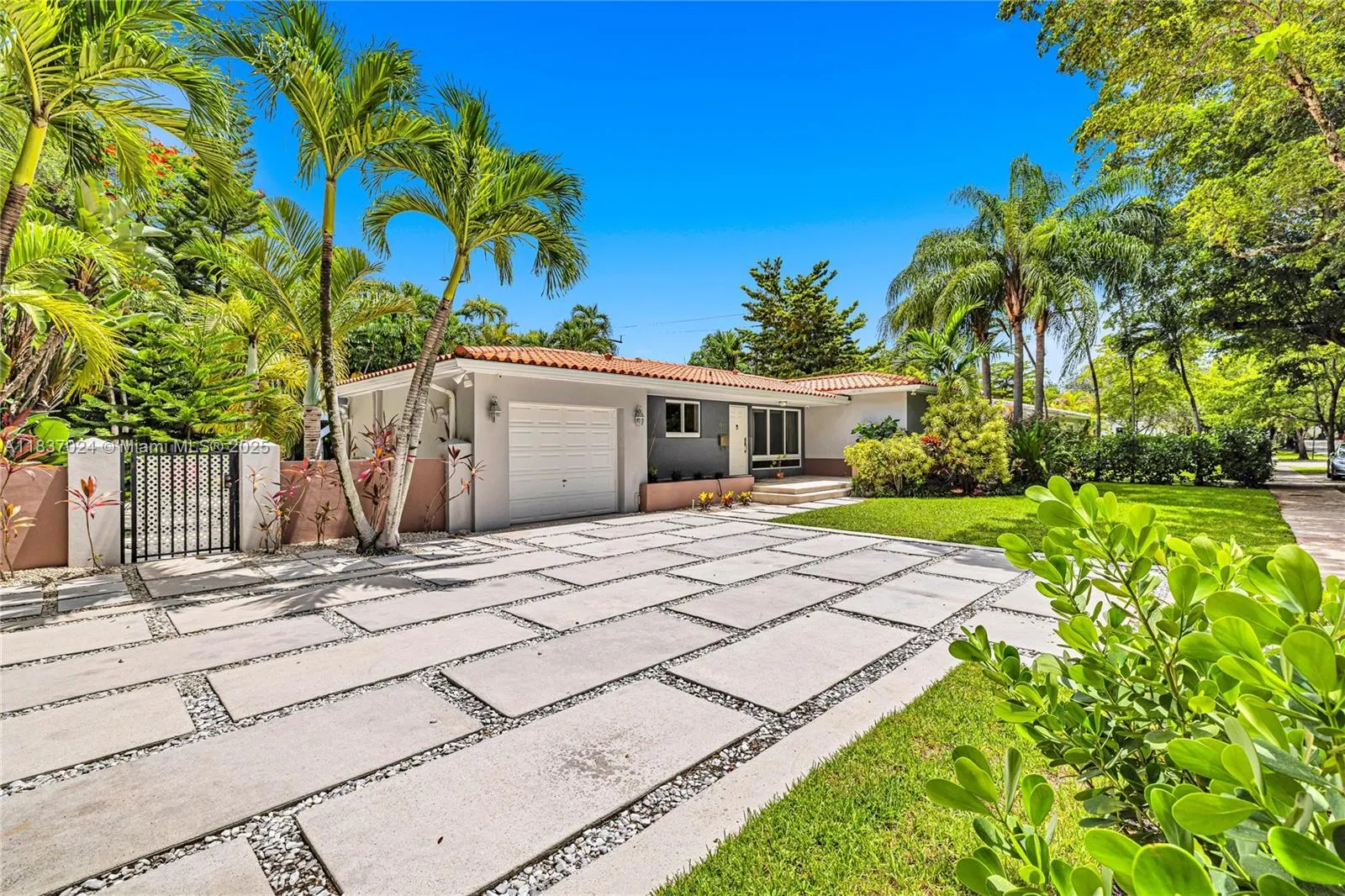911 Mariana Ave