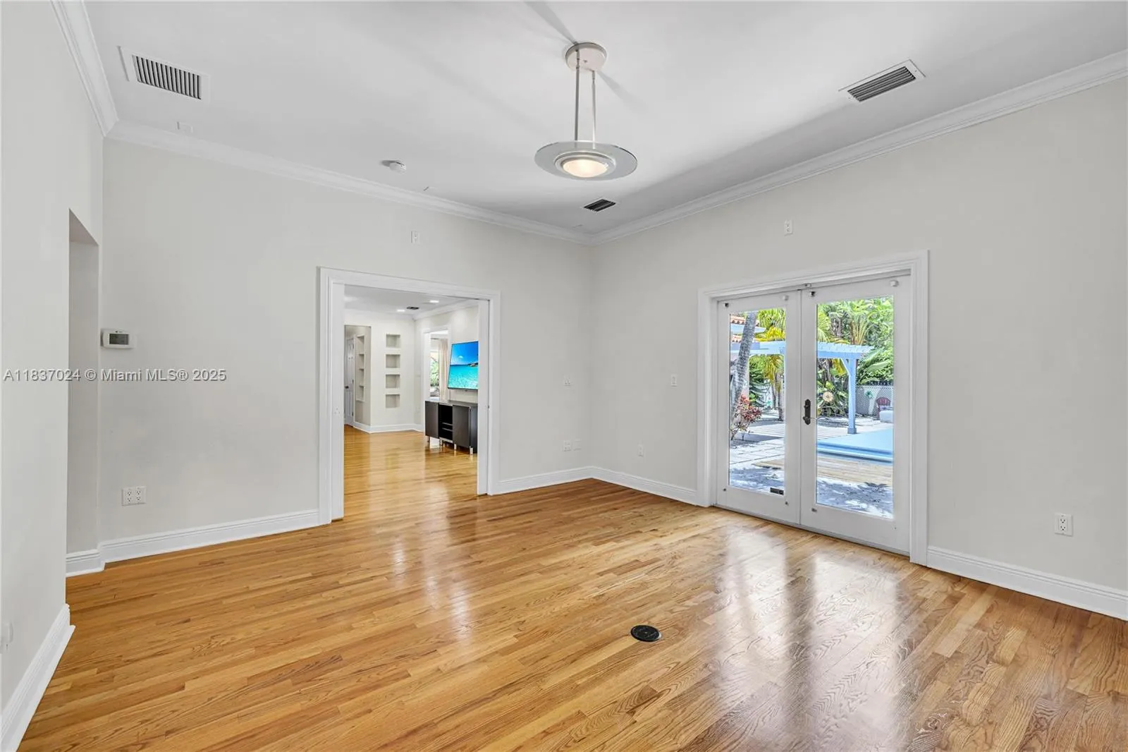911 Mariana Ave