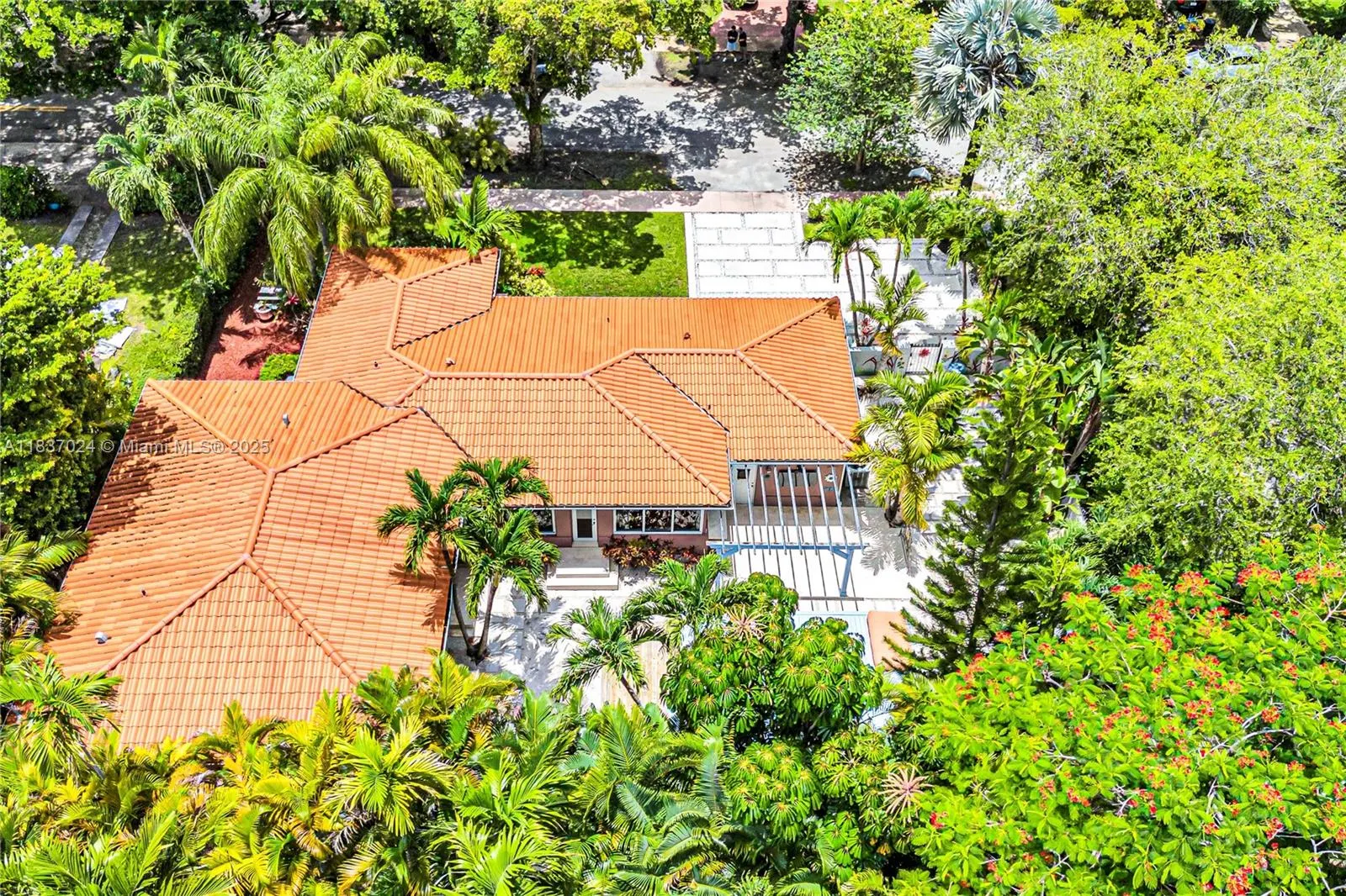 911 Mariana Ave