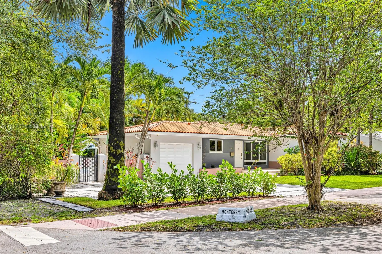 911 Mariana Ave