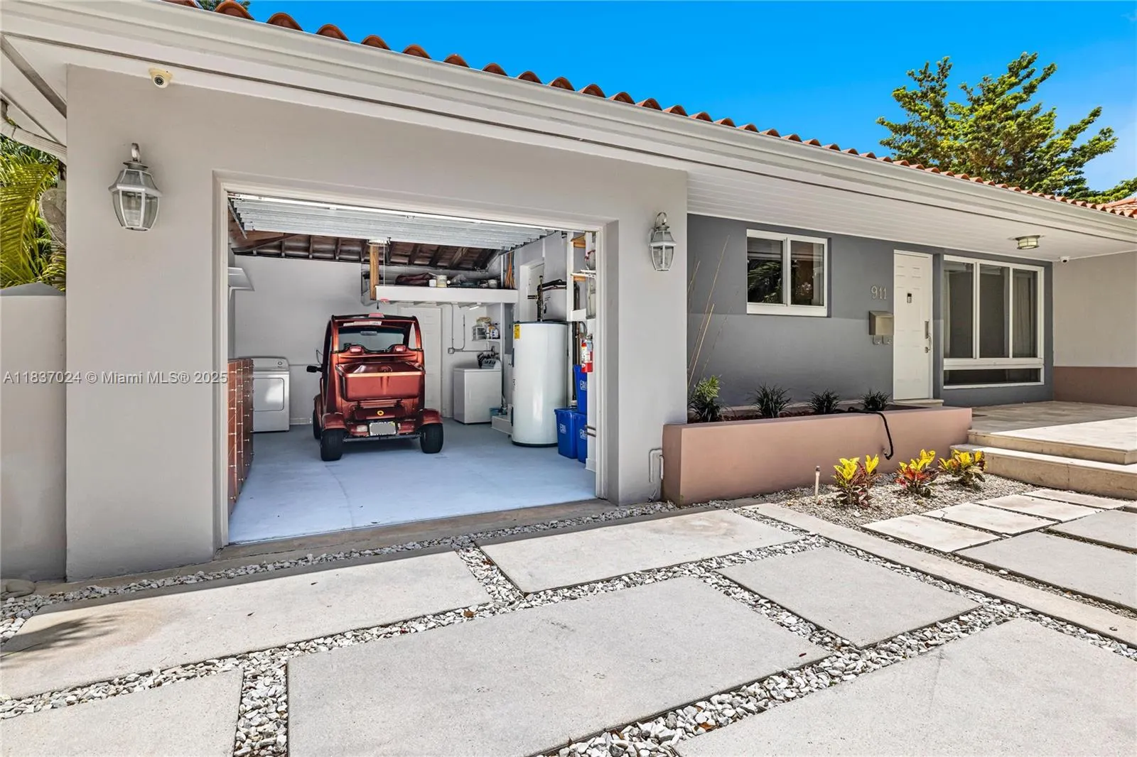 911 Mariana Ave