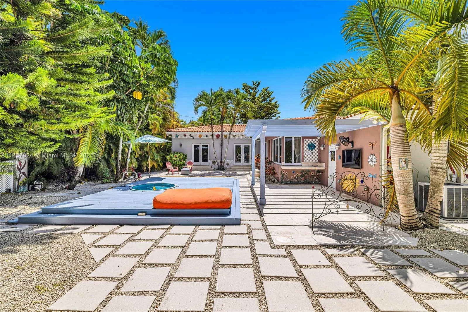 911 Mariana Ave