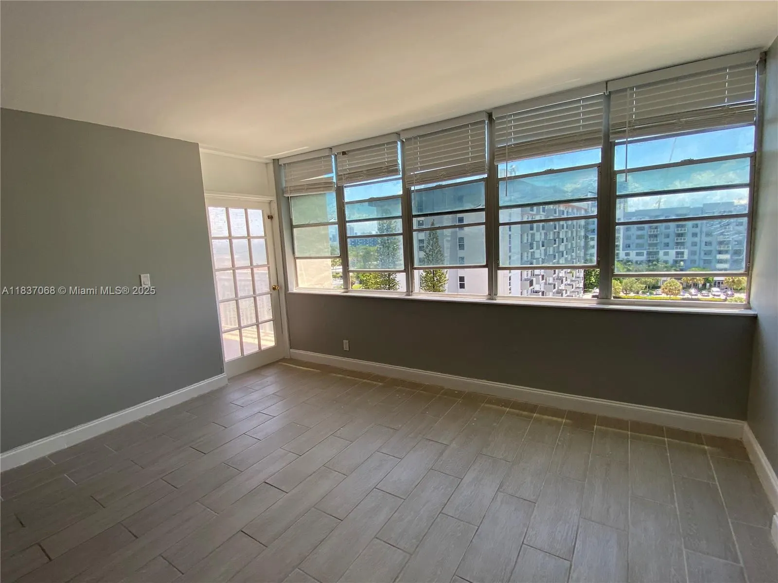2025 NE 164th St, #807