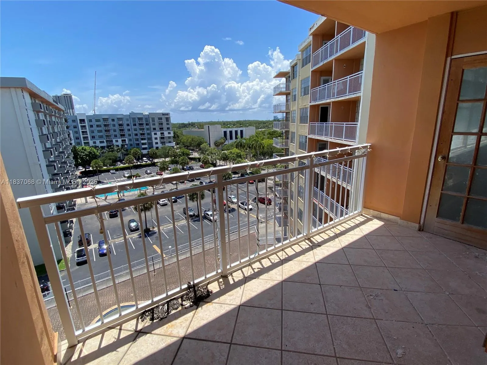 2025 NE 164th St, #807