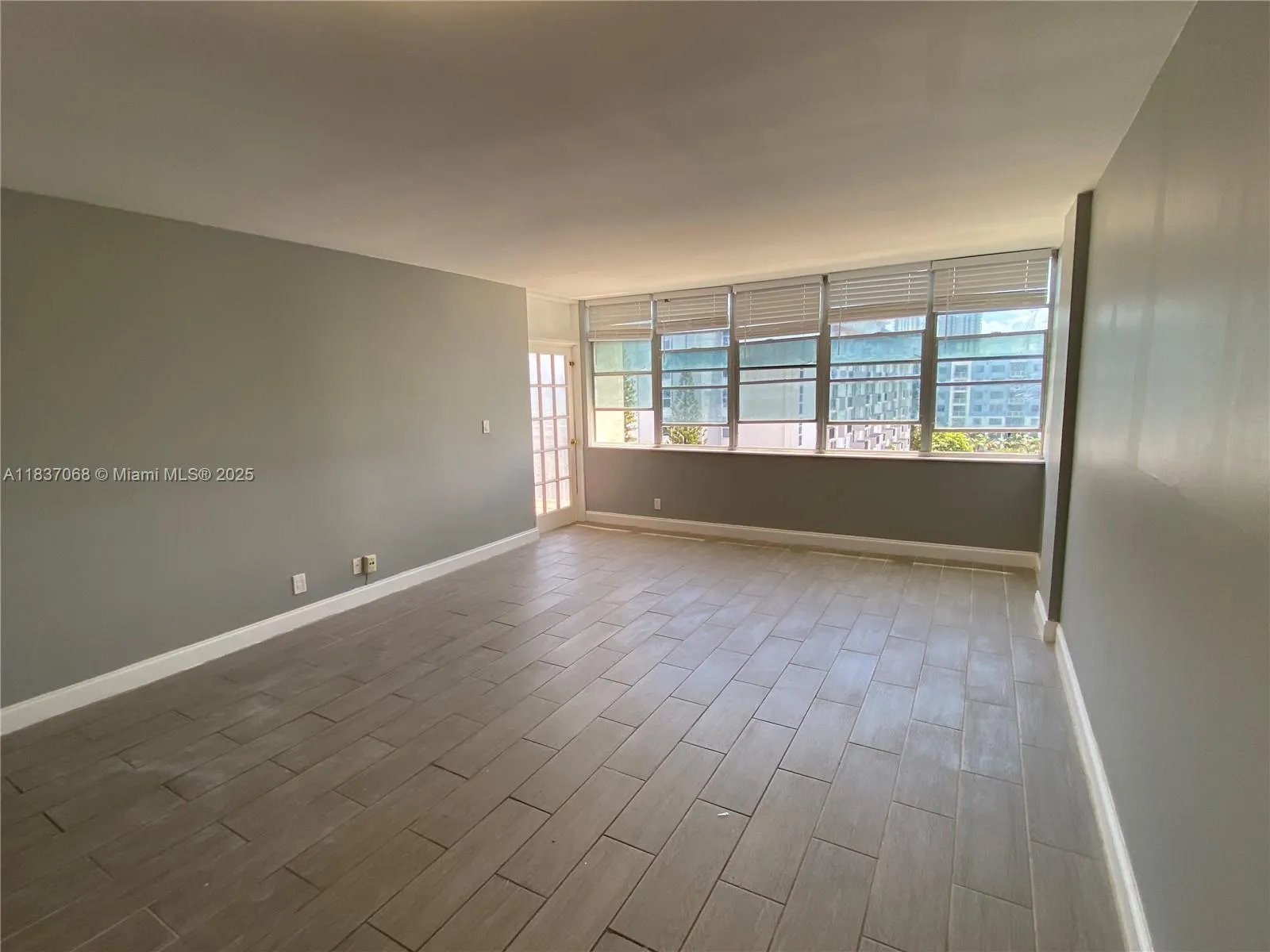 2025 NE 164th St, #807