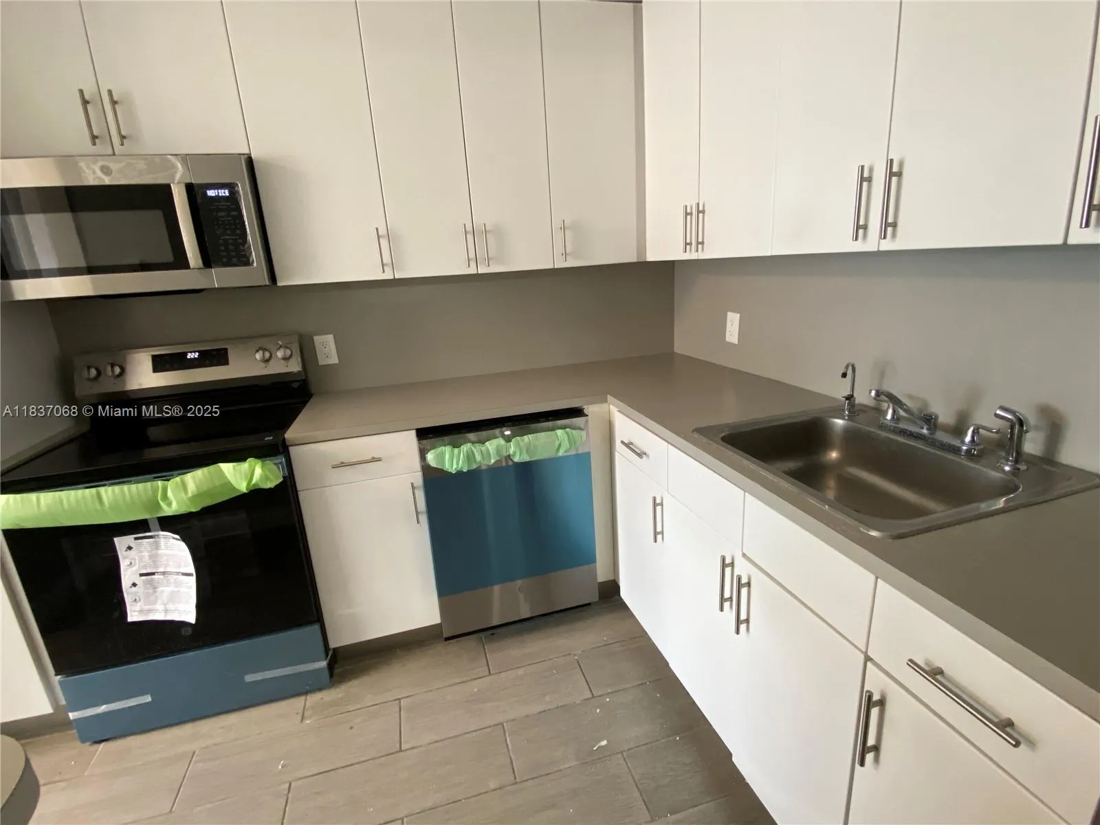 2025 NE 164th St, #807