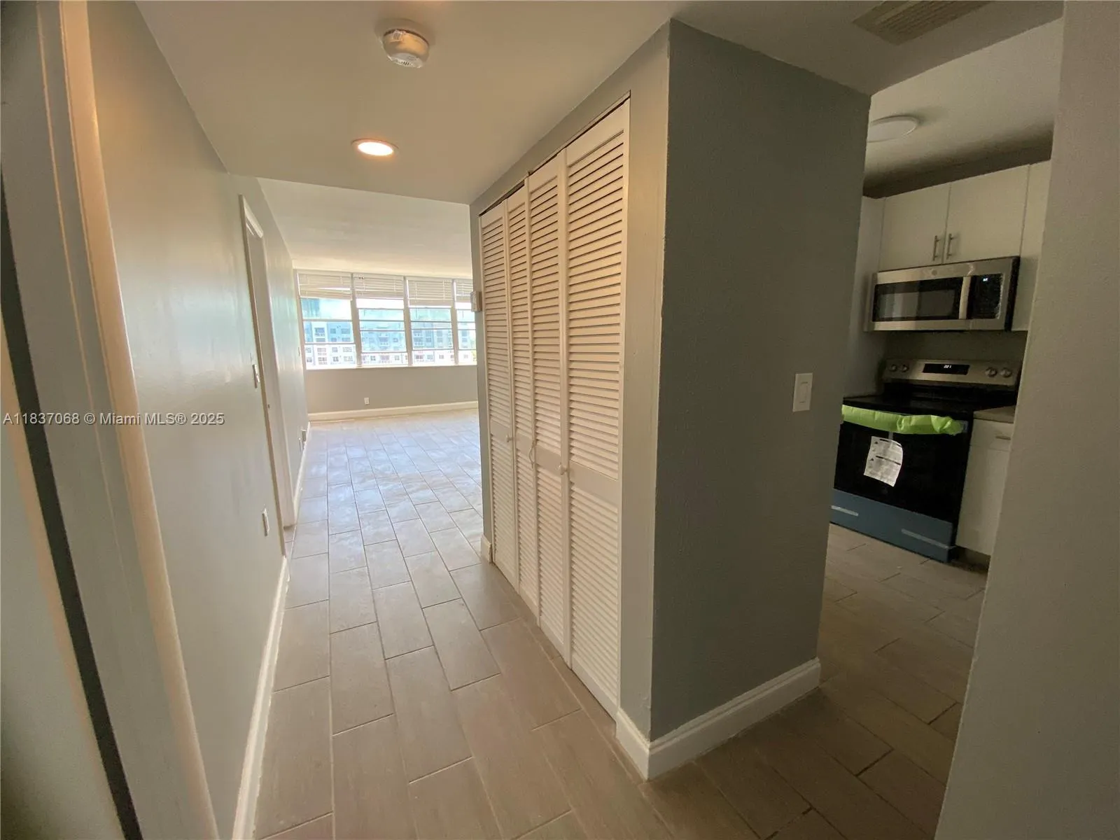 2025 NE 164th St, #807