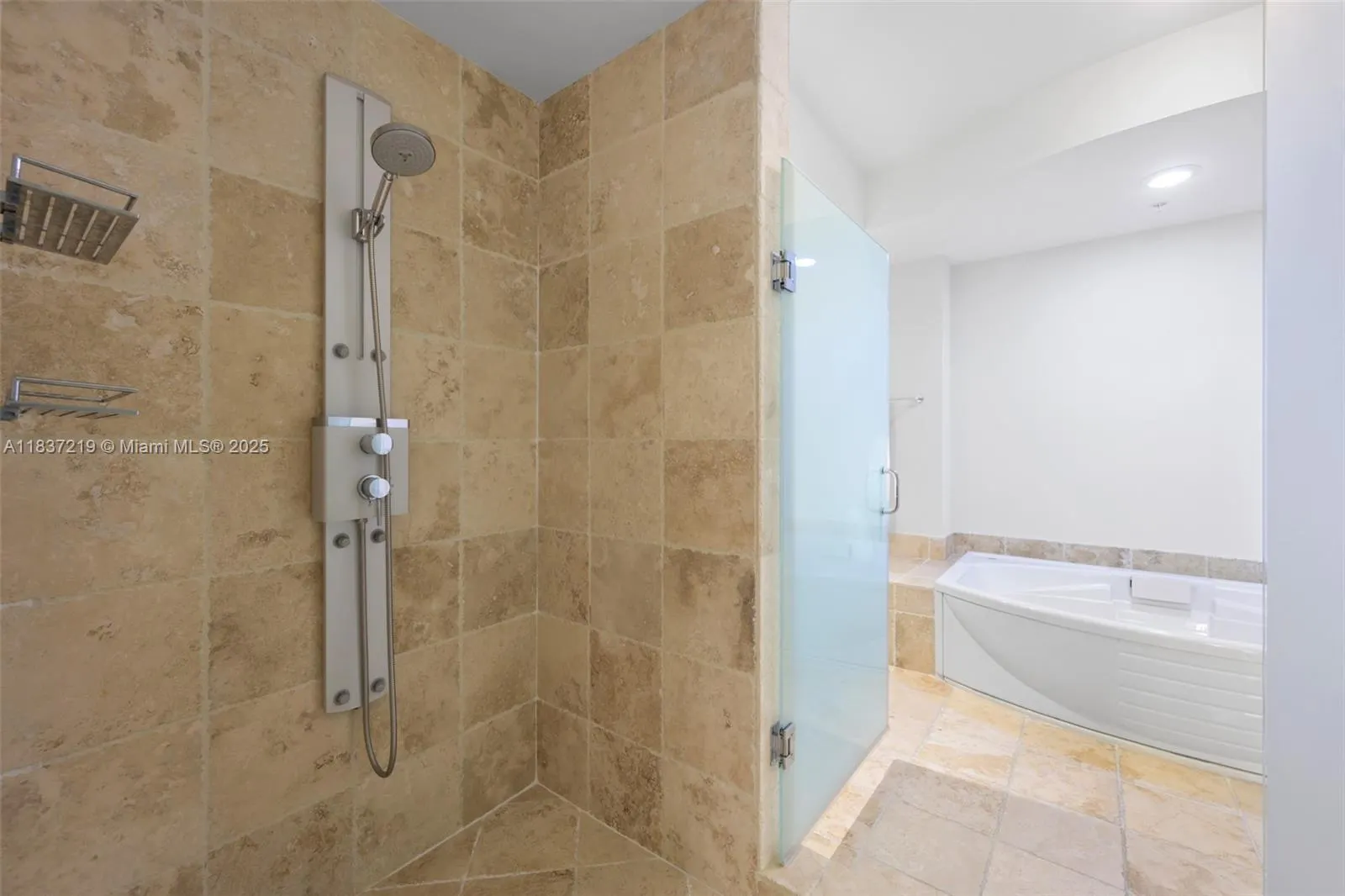 18201 Collins Ave, #1006