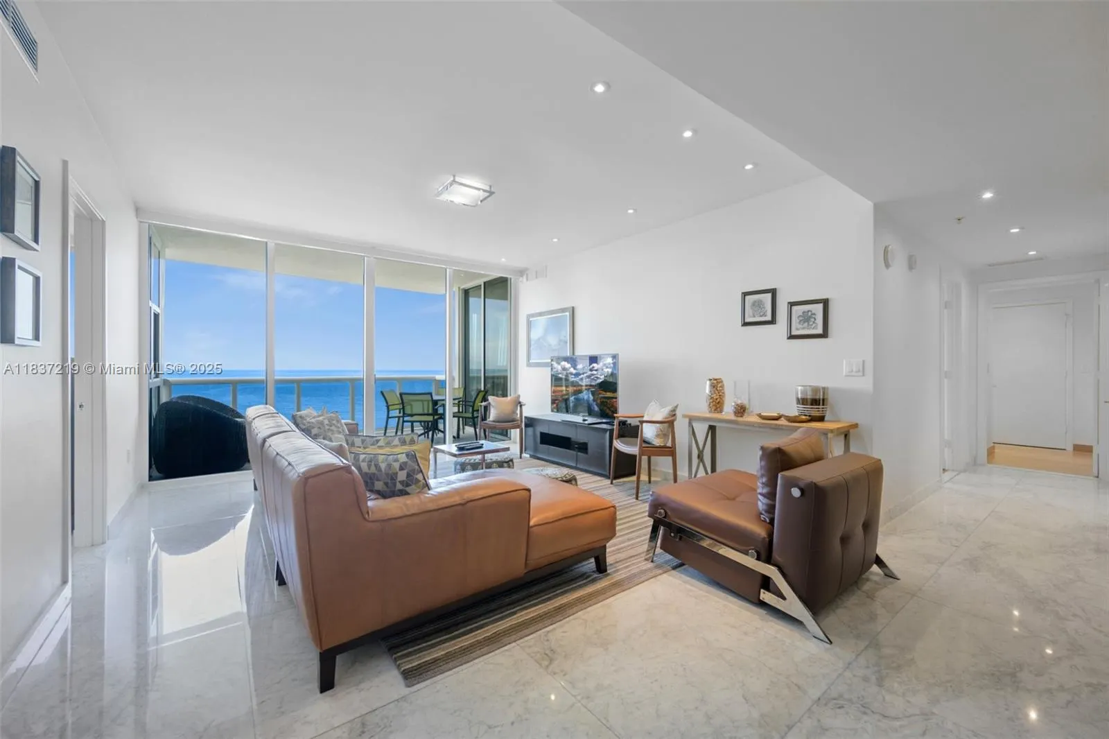 18201 Collins Ave, #1006