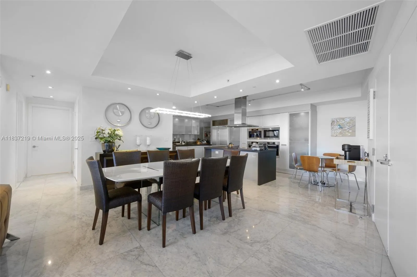 18201 Collins Ave, #1006