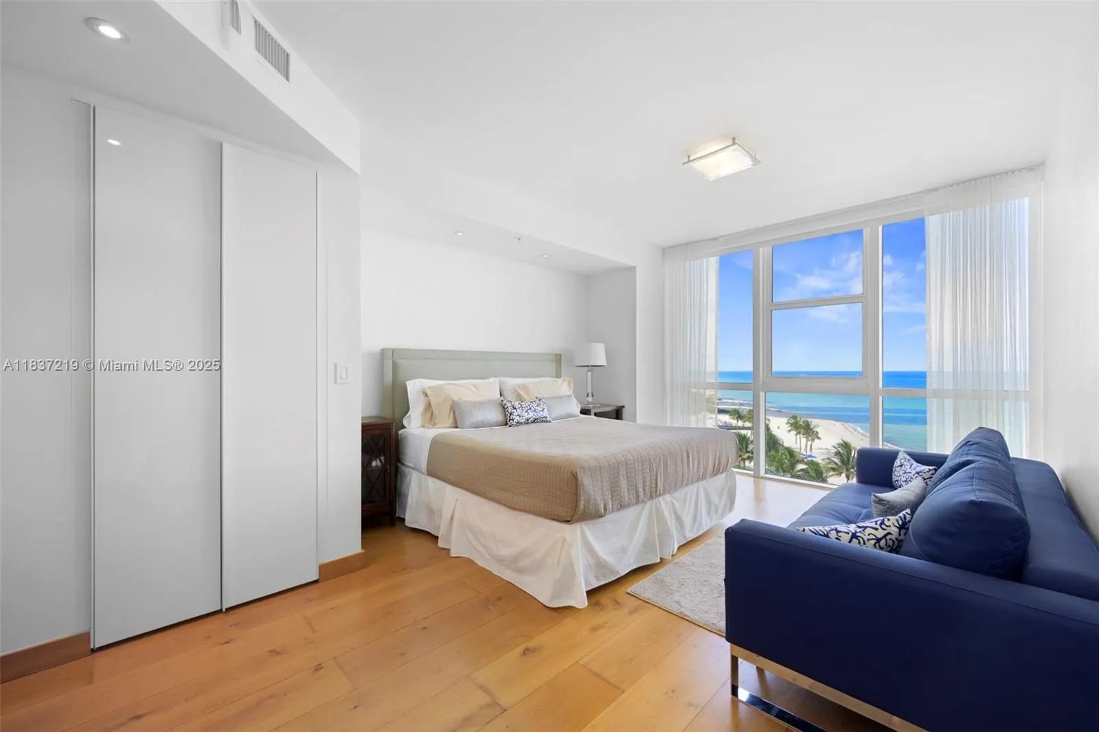 18201 Collins Ave, #1006