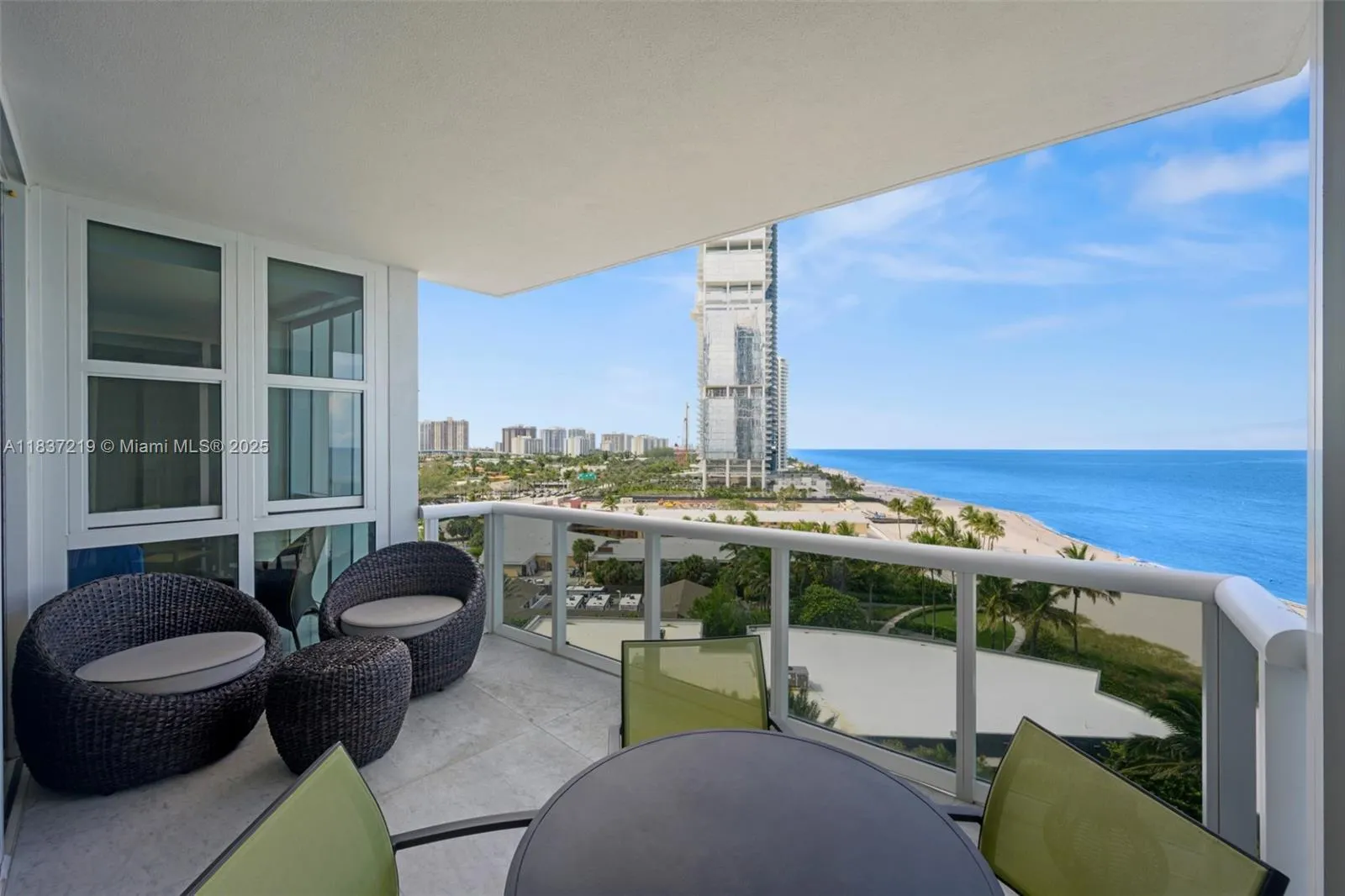 18201 Collins Ave, #1006
