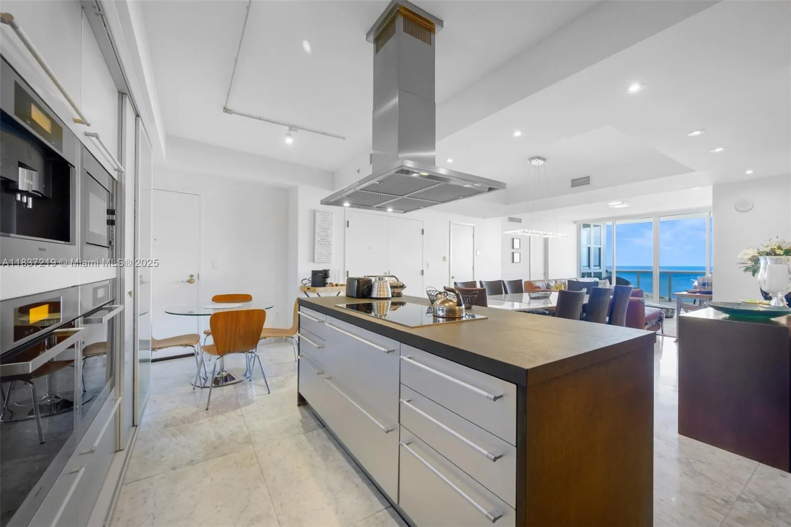 18201 Collins Ave, #1006