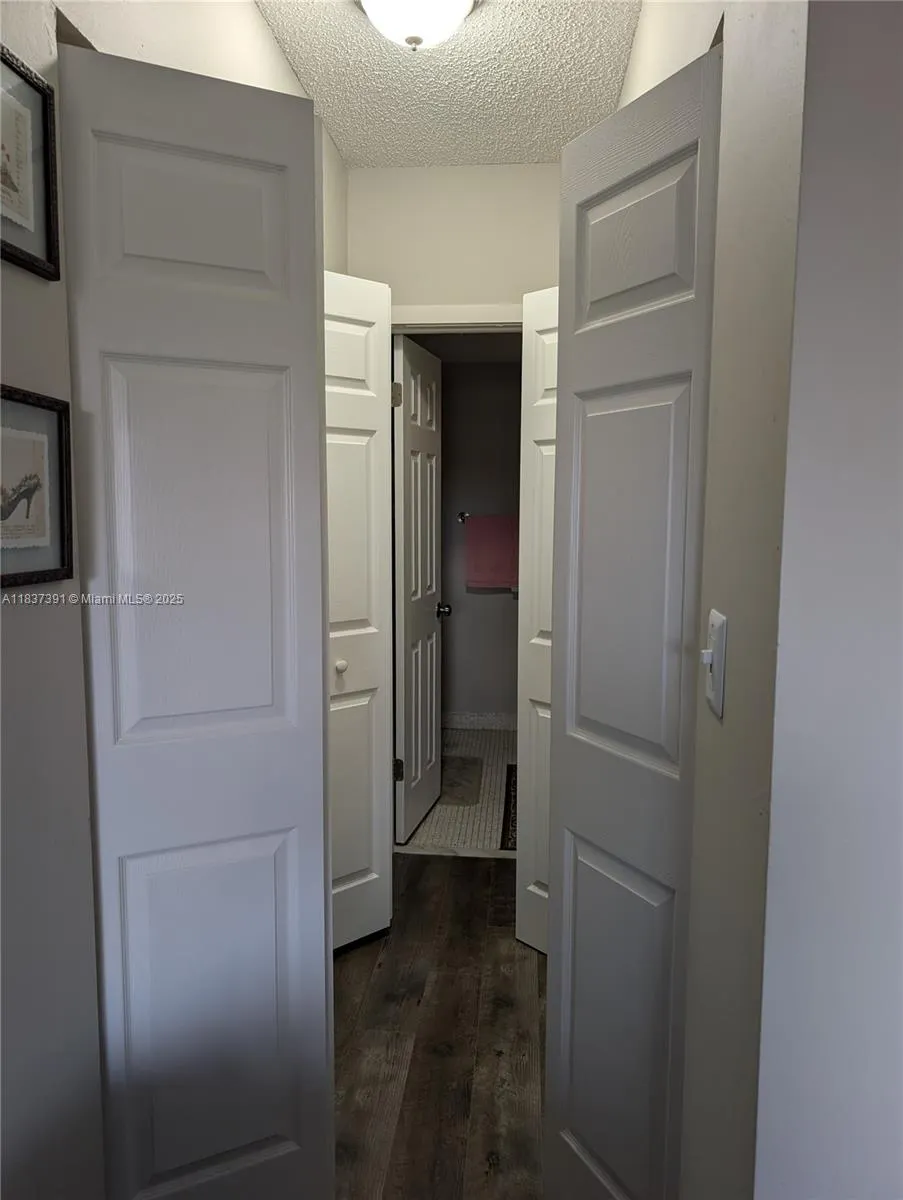 6751 Cypress Rd, #405