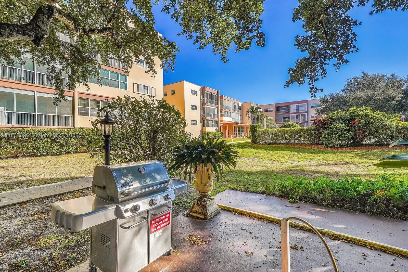 6751 Cypress Rd, #405