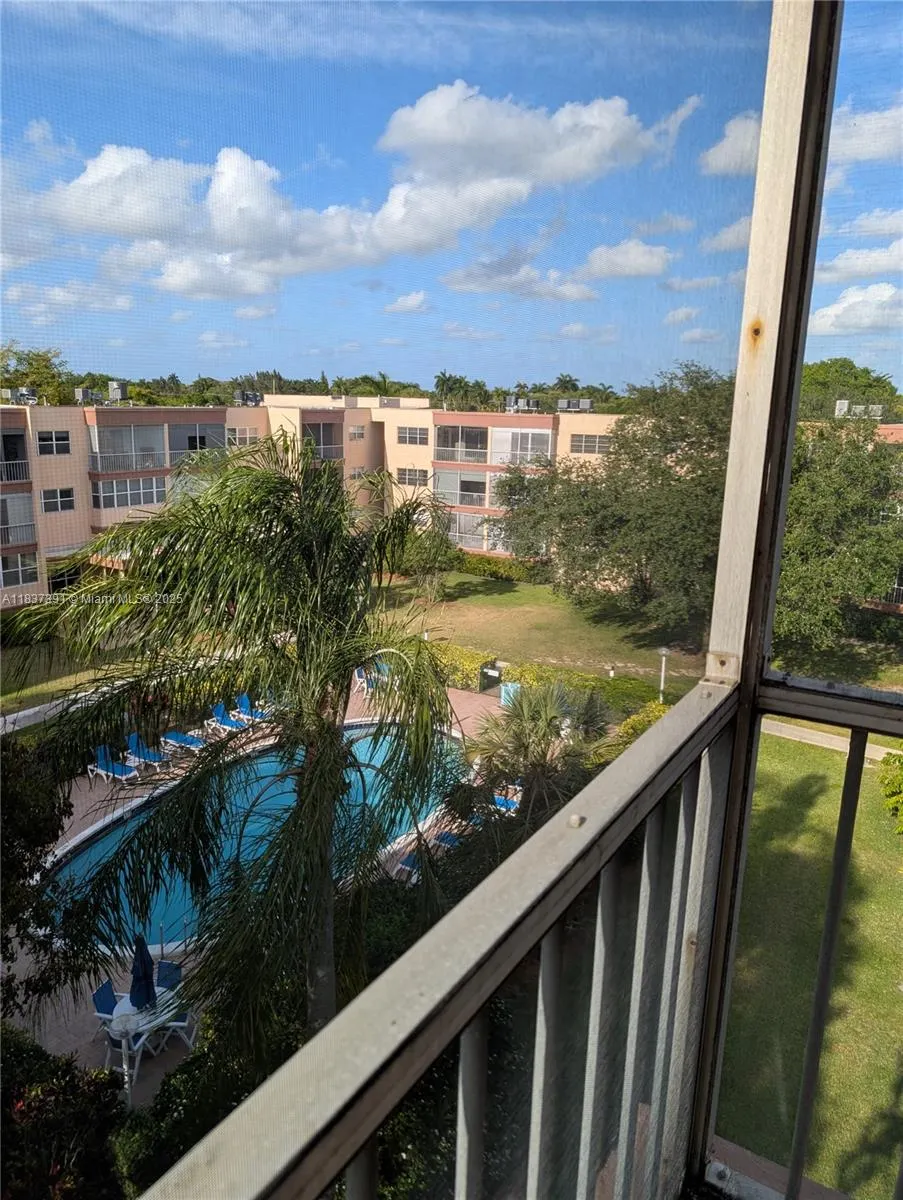 6751 Cypress Rd, #405