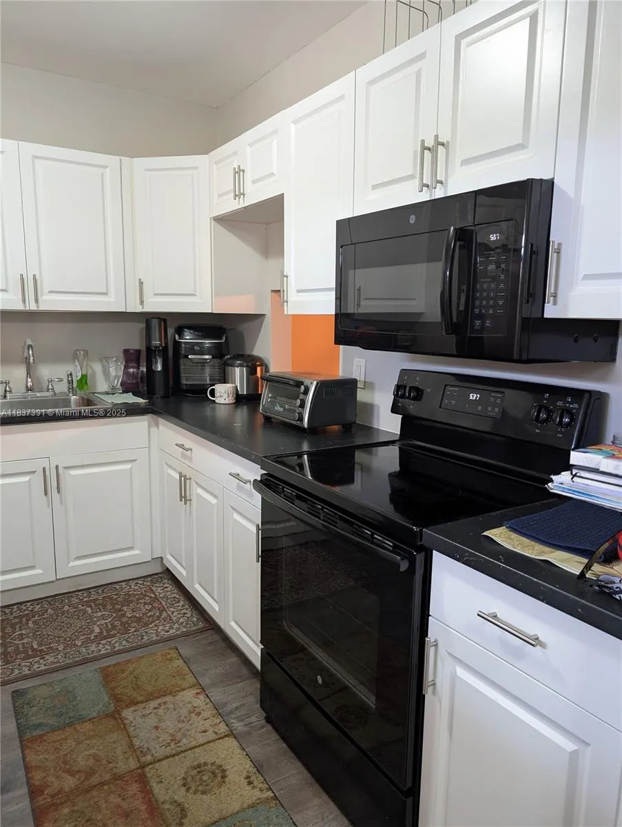 6751 Cypress Rd, #405