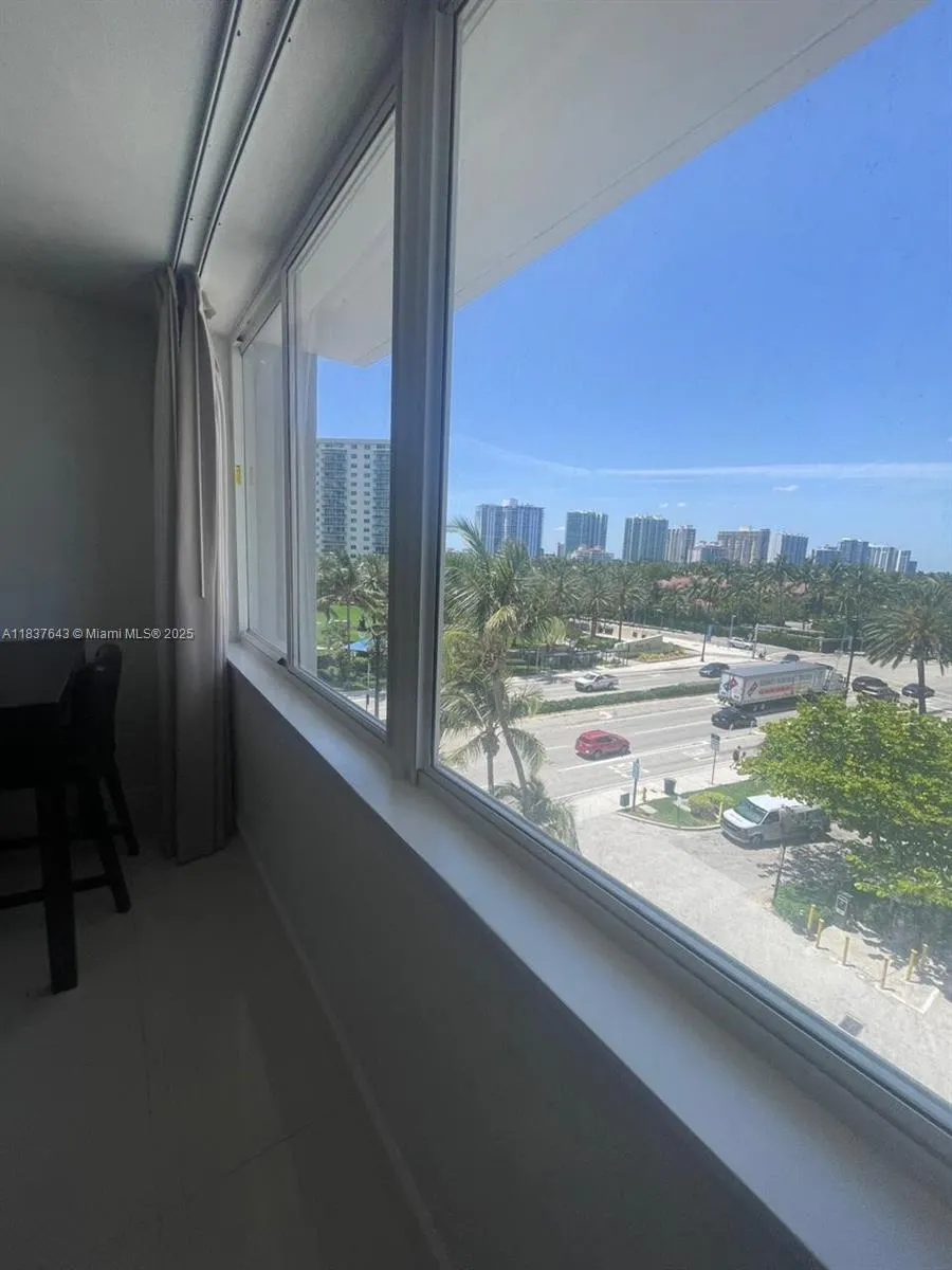 19201 Collins Ave, #330
