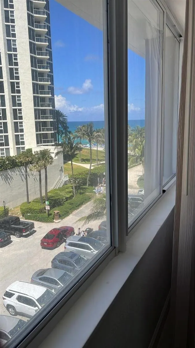 19201 Collins Ave, #330