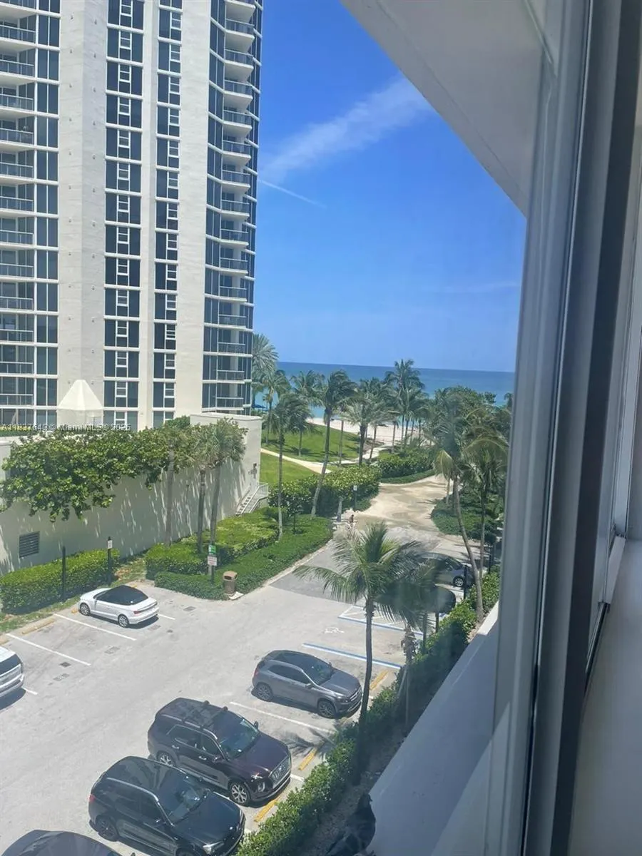 19201 Collins Ave, #330