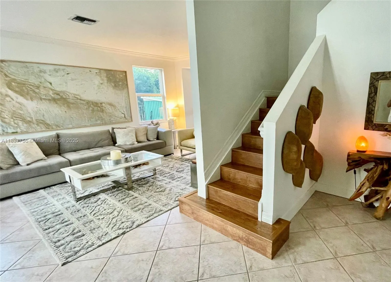 4093 Staghorn Ln
