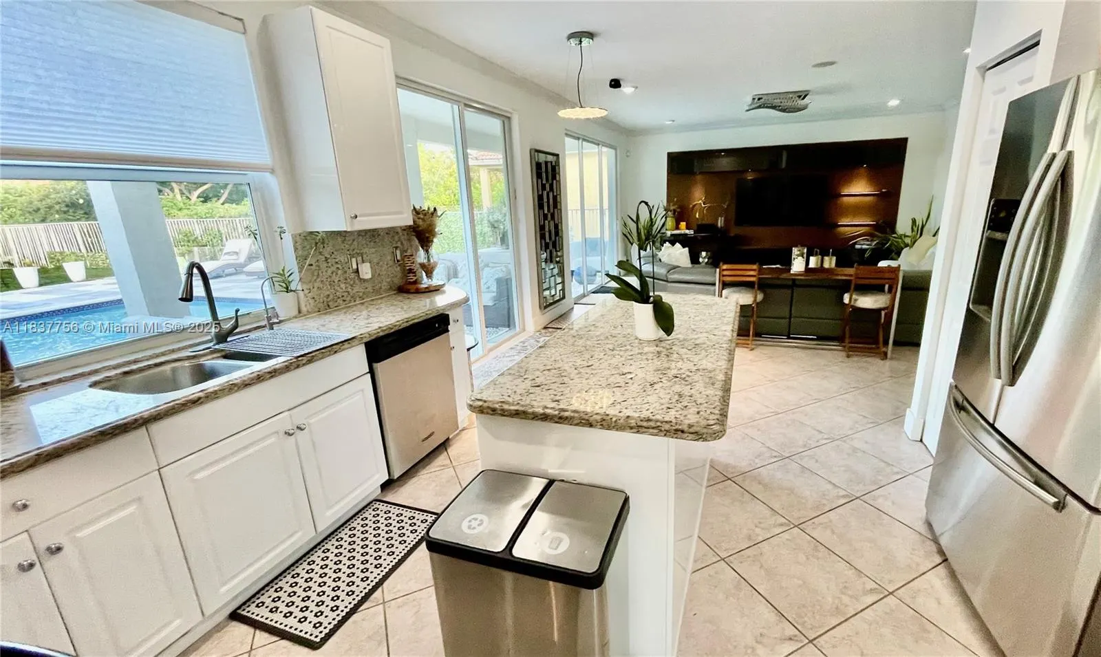 4093 Staghorn Ln