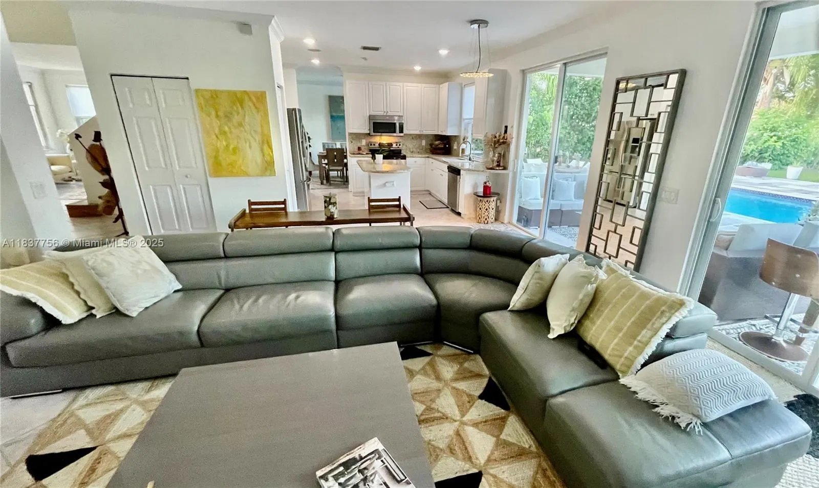 4093 Staghorn Ln