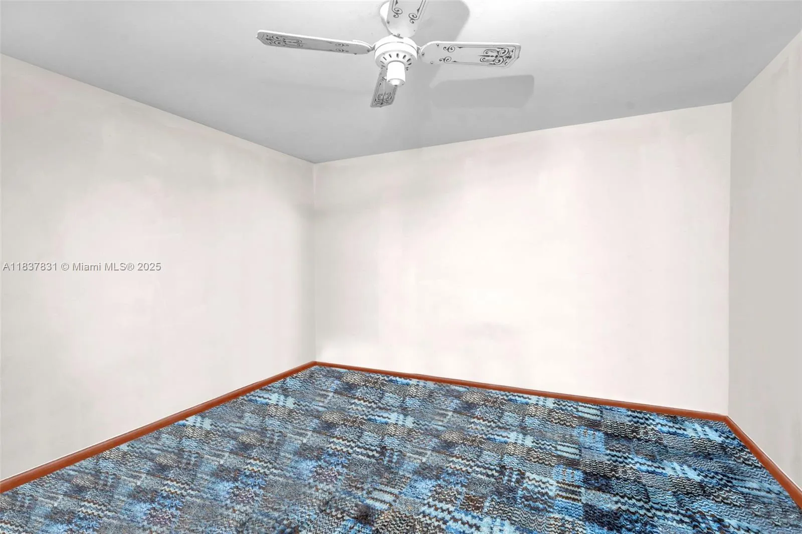 911 Mockingbird Ln