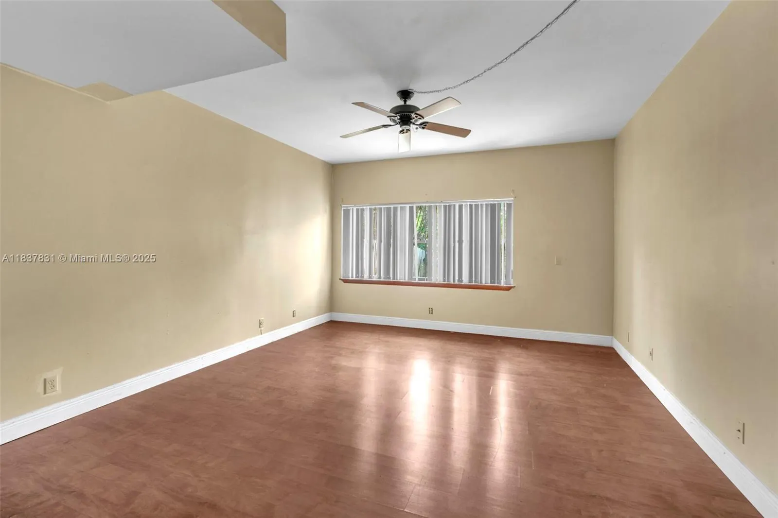 911 Mockingbird Ln