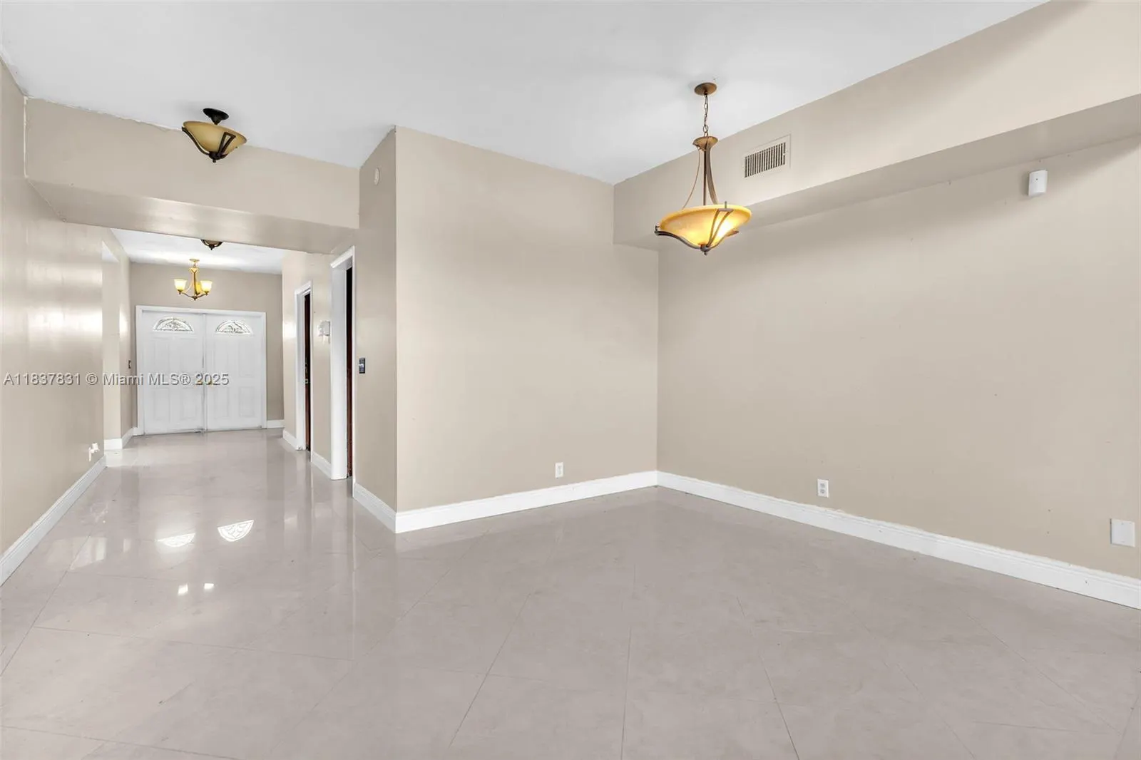 911 Mockingbird Ln