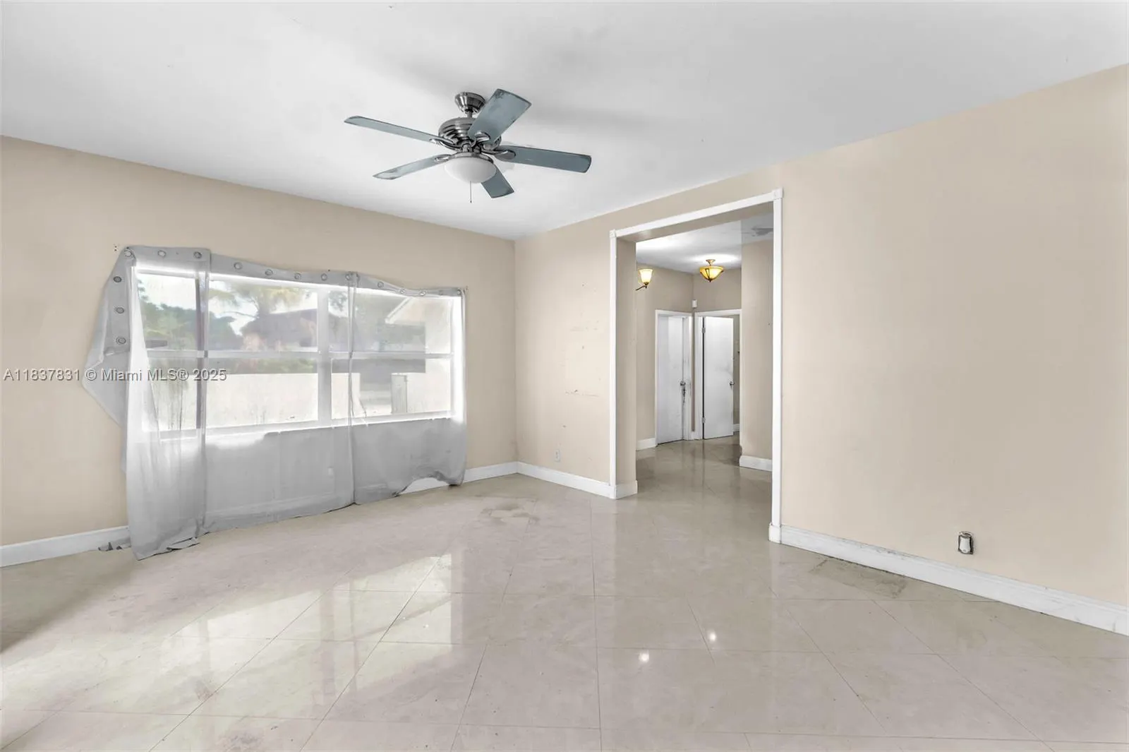 911 Mockingbird Ln