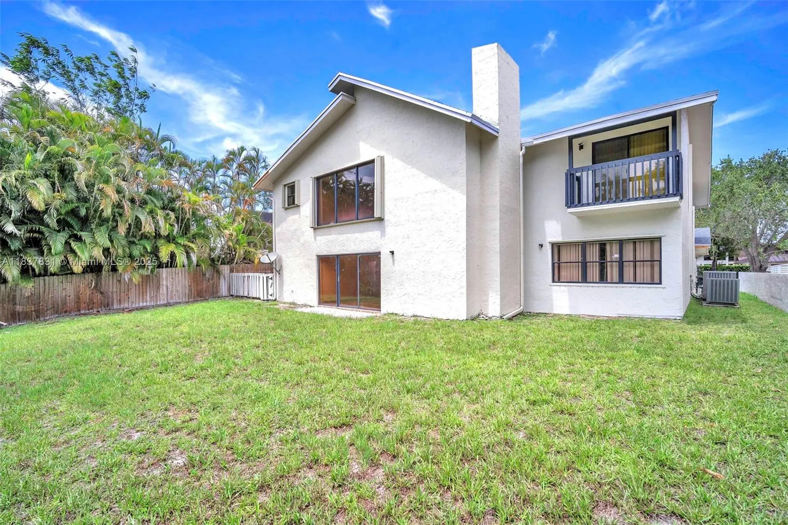 911 Mockingbird Ln